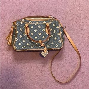 dooney and bourke purse